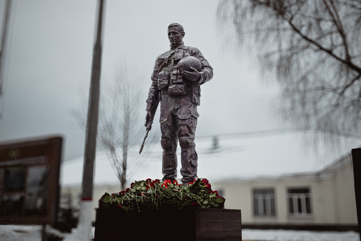 Памятник бойцам спецназа Росгвардии открылся в Нижнем Новгороде