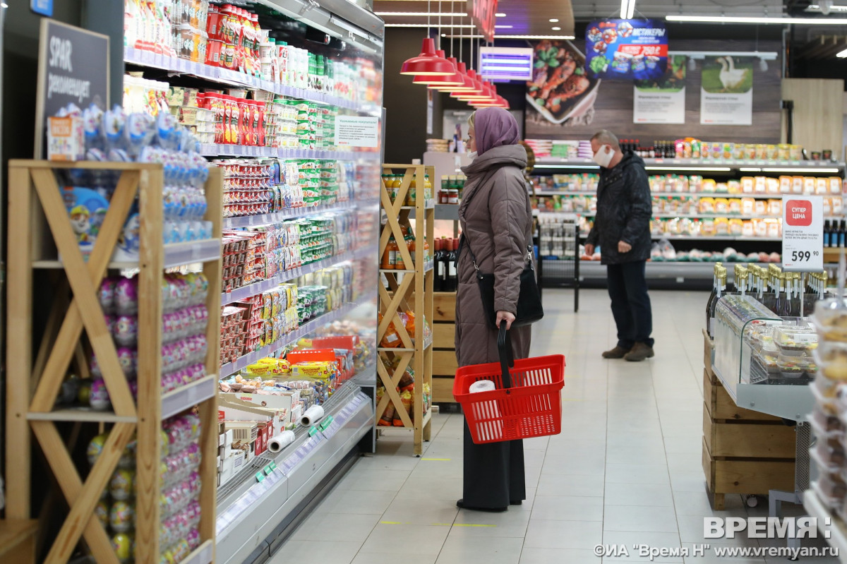 Нижегородцам рекомендуют анализировать цены при покупке продуктов к новогоднему столу