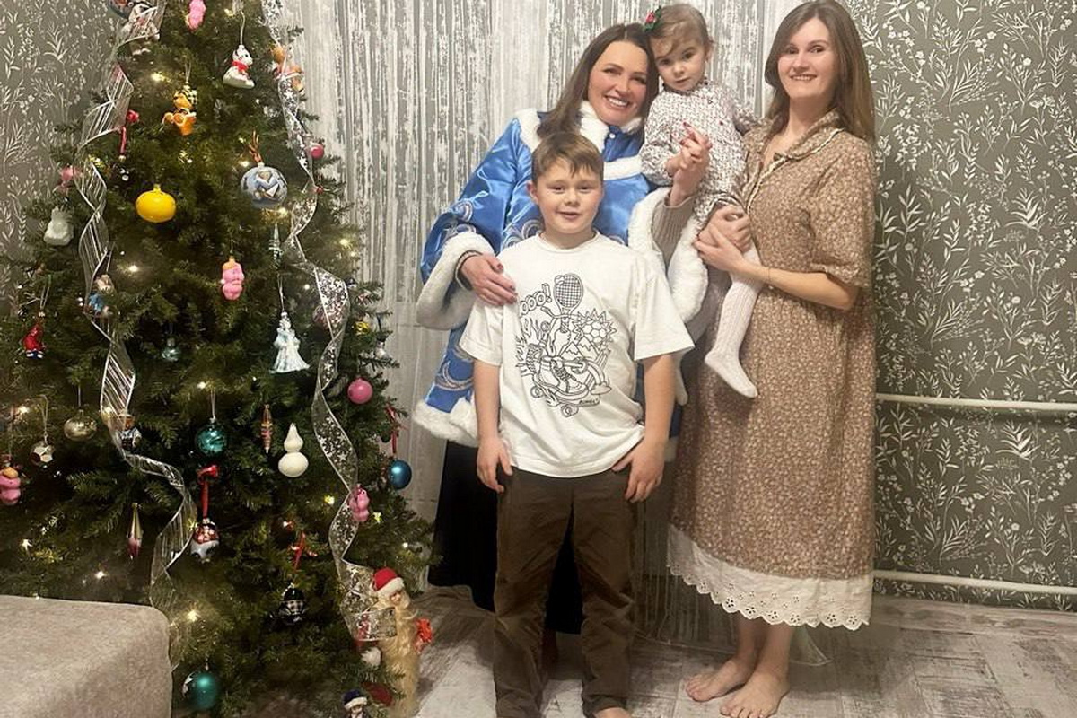 Руководители нижегородского отделения ЕР продолжают исполнять мечты детей с «Ёлки желаний»
