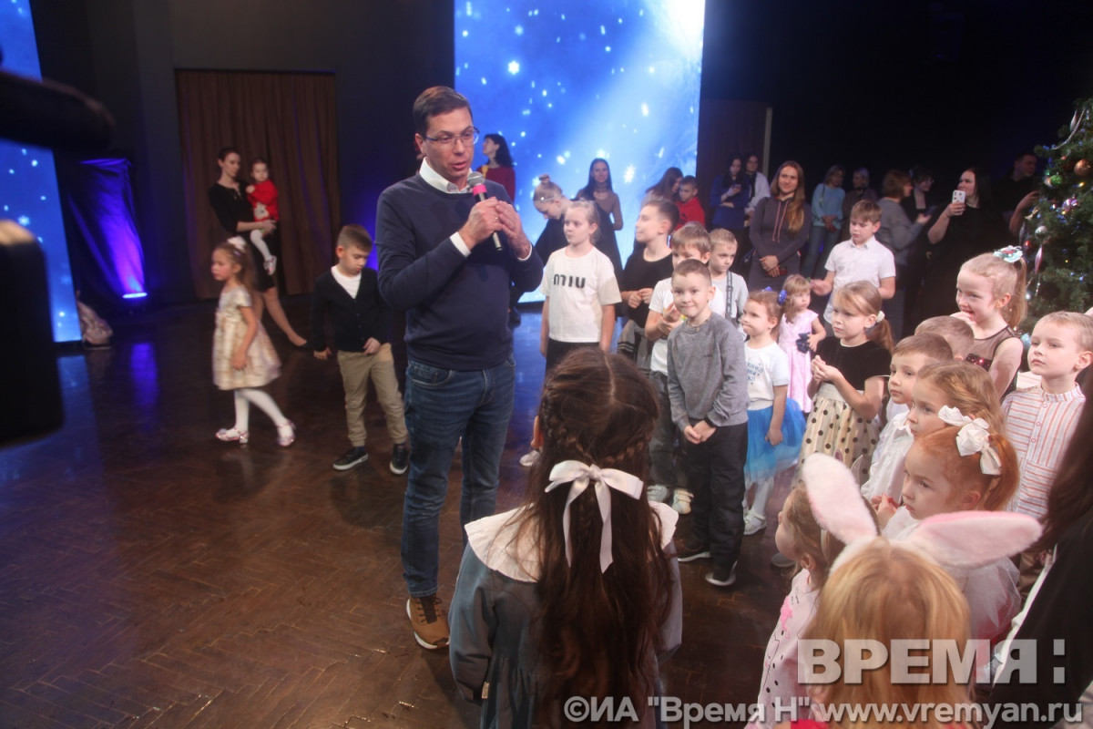 Юрий Шалабаев посетил новогоднюю ёлку в нижегородском центре «Сфера»