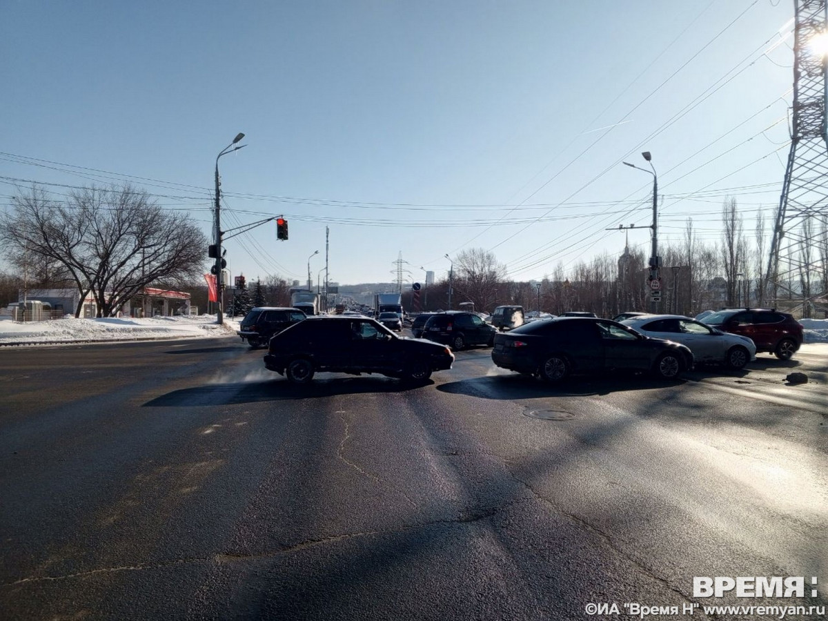 Движение по путепроводу у Мызинского моста будут перекрывать поэтапно