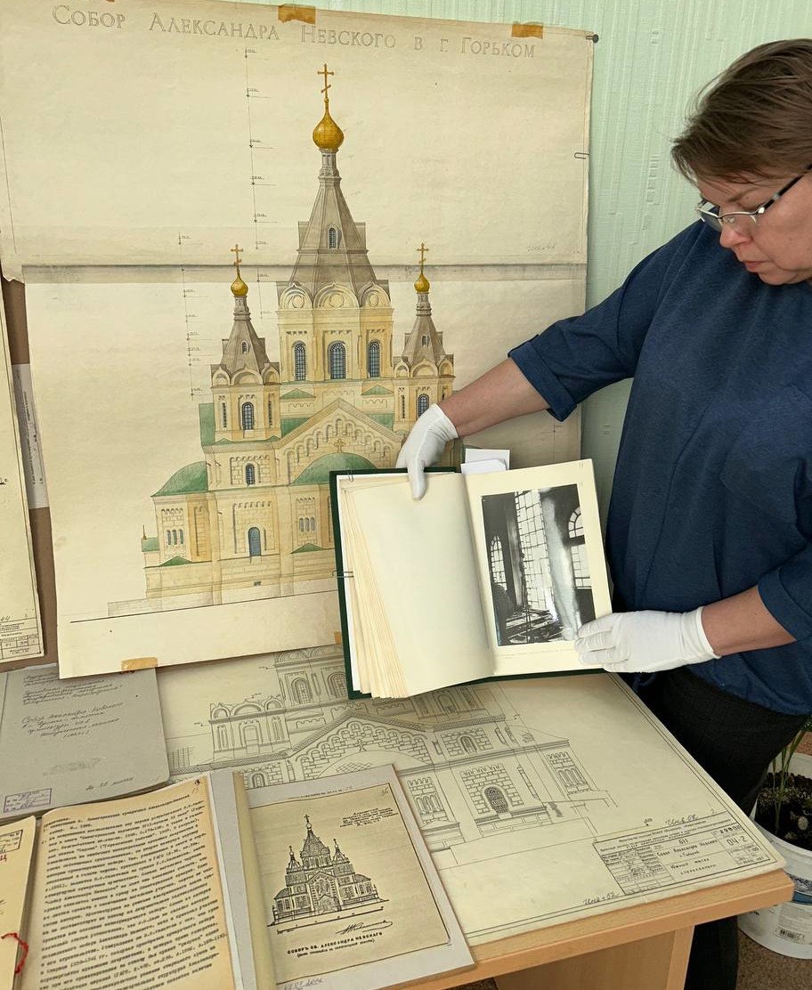 Нижегородские архивисты подготовили выставку из цикла «Возрожденные храмы», посвященную собору Александра Невского