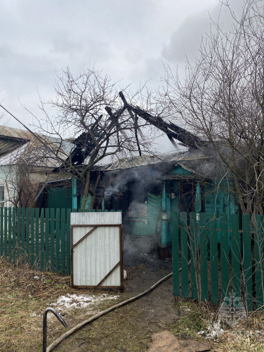 Мужчина погиб на пожаре в частном доме на Бору