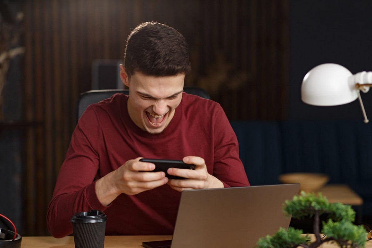 40% пользователей играют в игры на смартфонах в рабочее время — big data T2