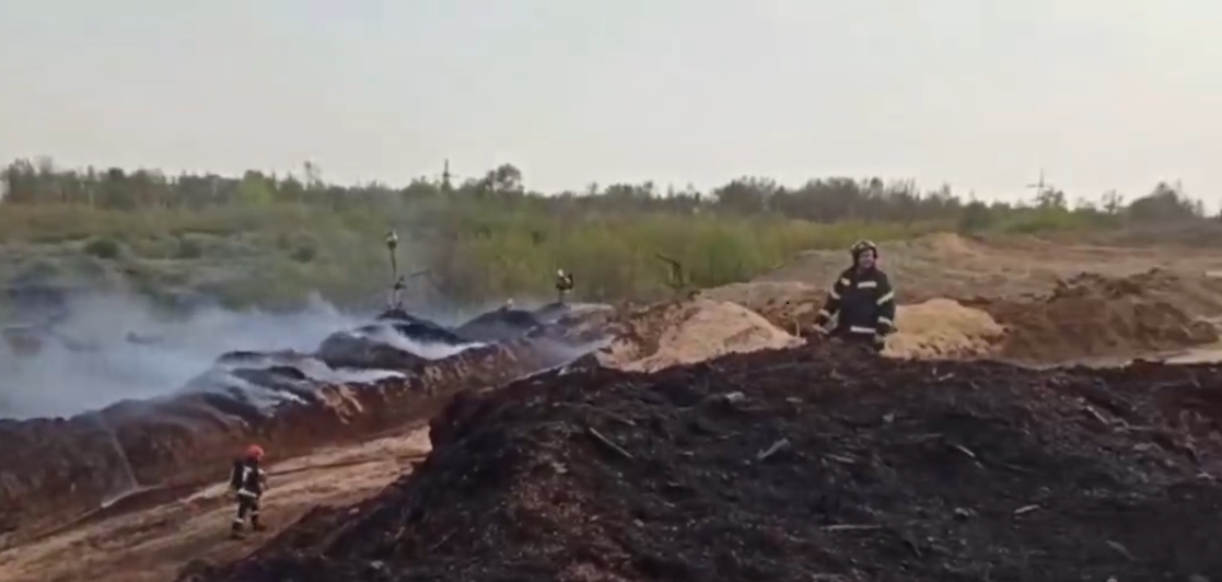 Отходы целлюлозно-бумажного производства загорелись в Балахне
