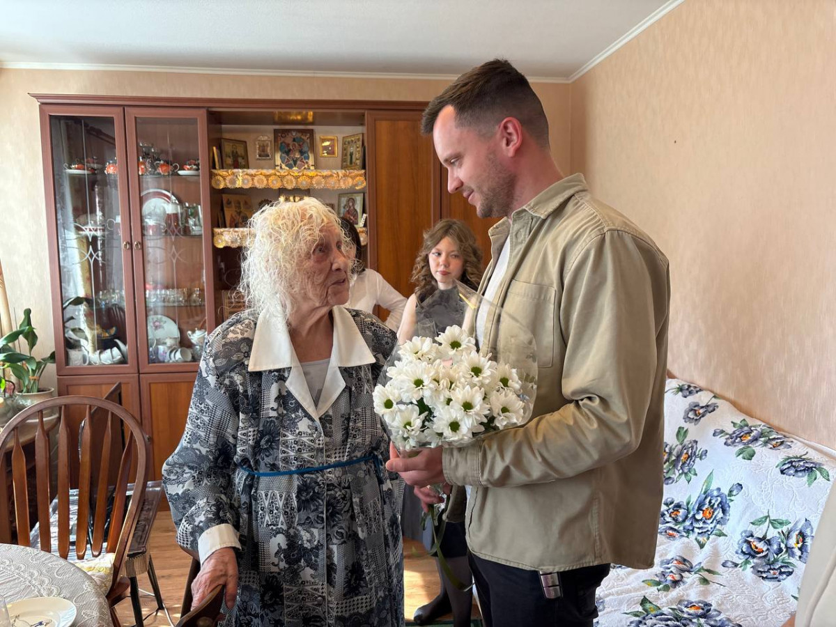 В Нижнем Новгороде ветеран войны Зоя Александровна Косыгина отметила 100-летний юбилей