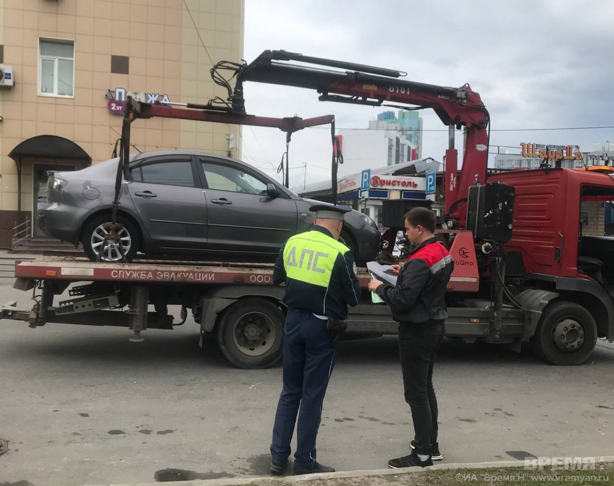 Брошенные автомобили убирают с улиц Ленинского района