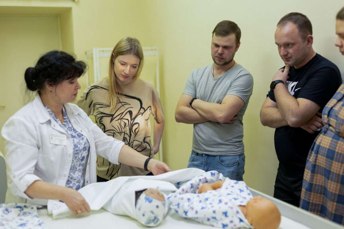 В роддоме № 4 Нижнего Новгорода в программу «Школы будущих мам» впервые включат занятия для будущих пап