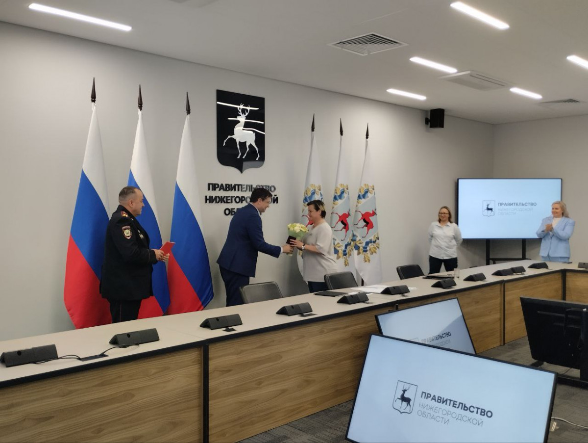 Немецкой активистке Лиане Килинч вручили российский паспорт в нижегородском кремле