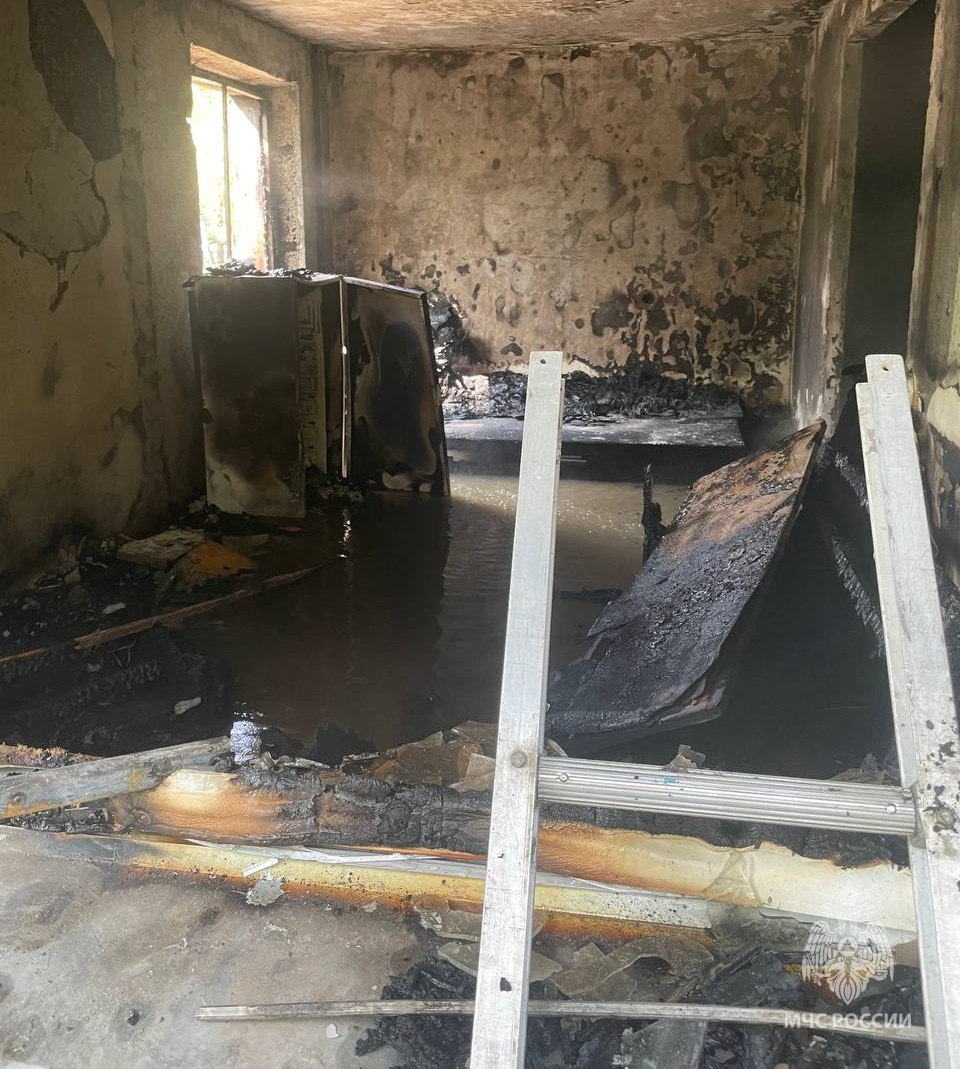 Пожар произошел в квартире дома на Южном шоссе