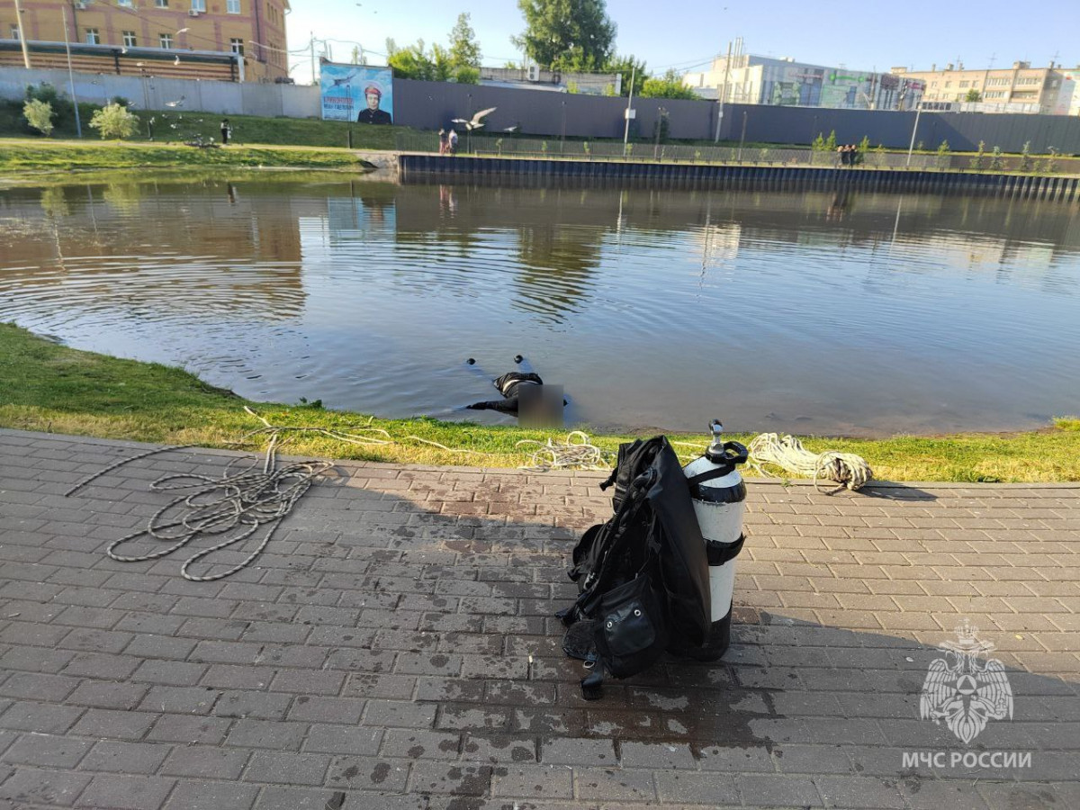 19-летний парень утонул в озере Мухинское на Бору