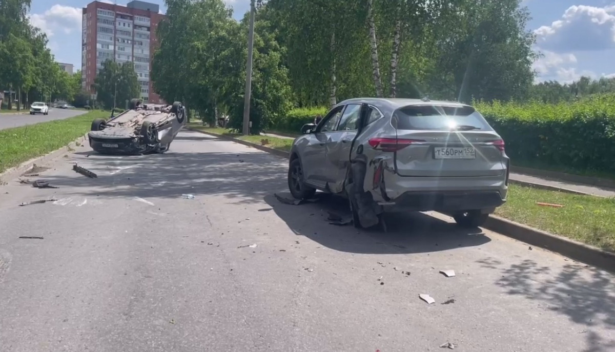 Иномарка перевернулась после ДТП в Сарове