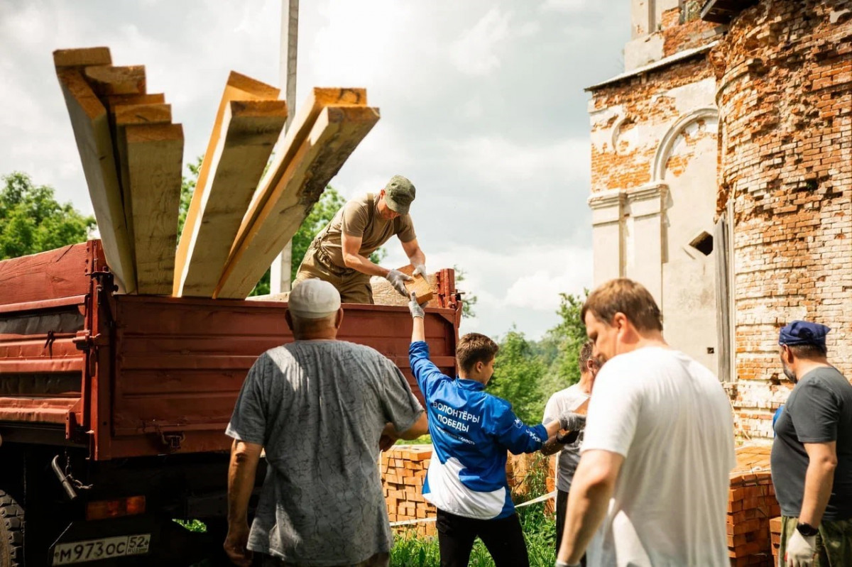 Участники проекта «Герои. Нижегородская область» благоустроили территорию в селе Большое Терюшево