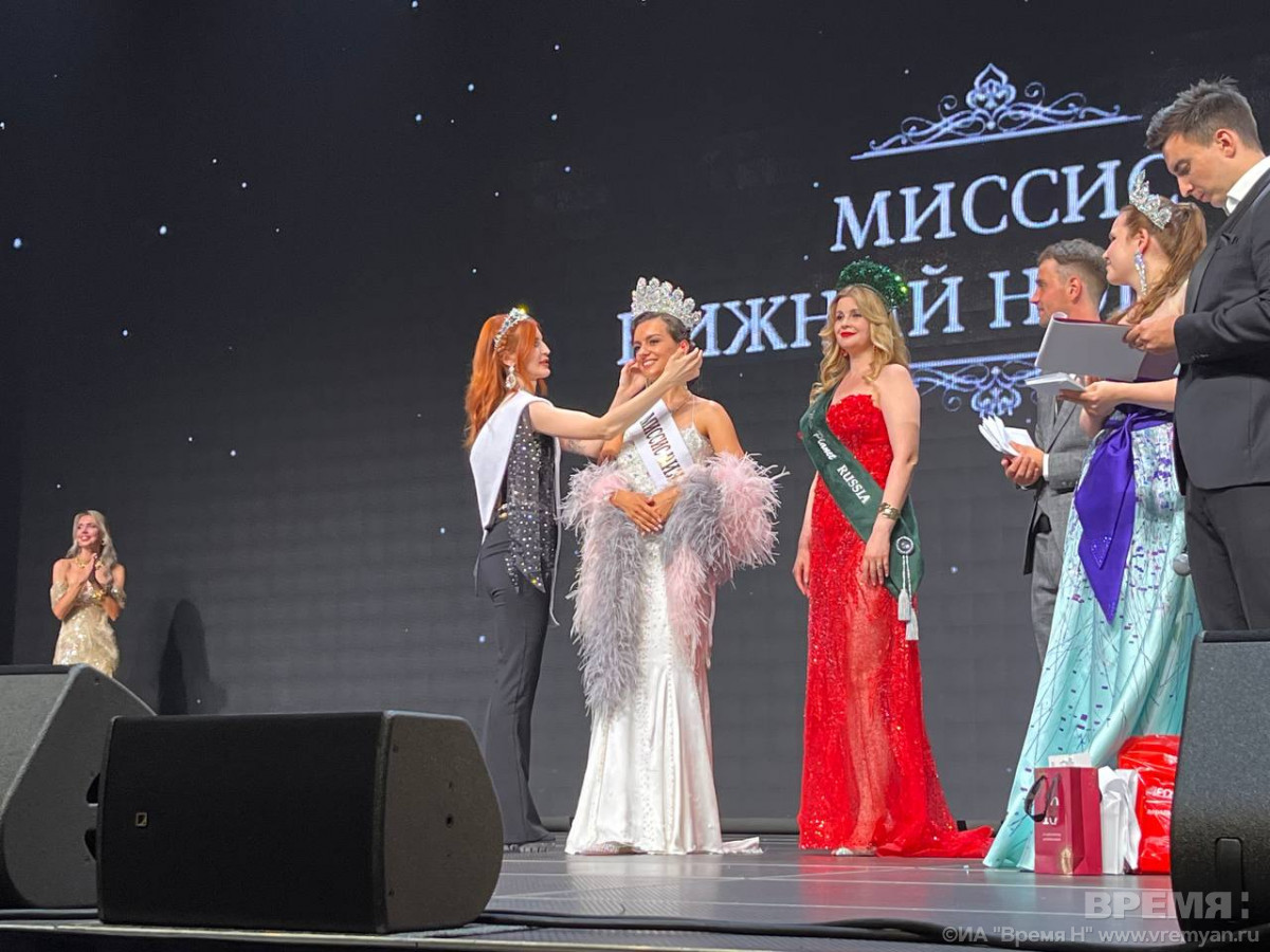 Определены обладательницы корон конкурса «Миссис Нижний Новгород 2025»