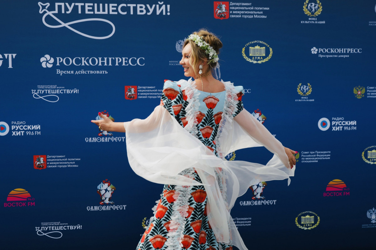 Нижегородская певица выступила на фестивале «Самоварфест-2025»