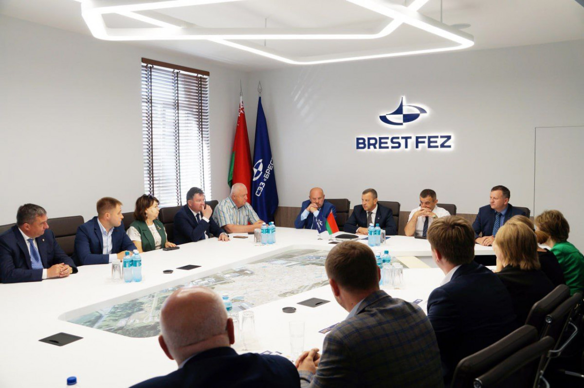 Три договора о сотрудничестве заключили предприятия Балахнинского округа и белорусского города-побратима Пинска