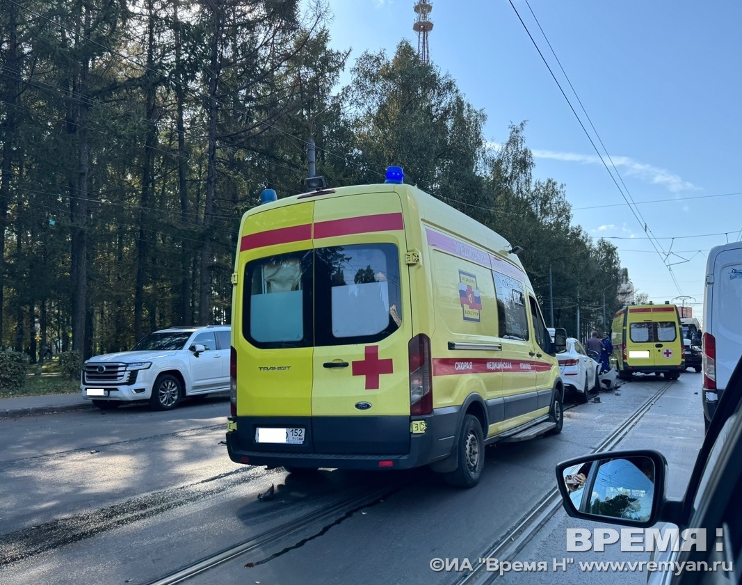 Две иномарки столкнулись на улице Белинского в Нижнем Новгороде