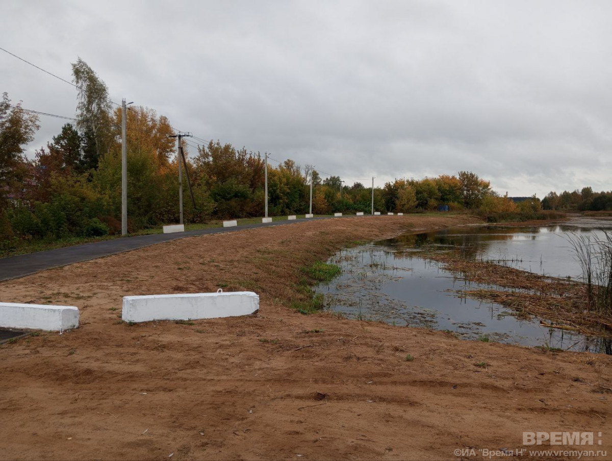 Ассенизаторы в Воротынце сливают нечистоты в реку на городском пляже
