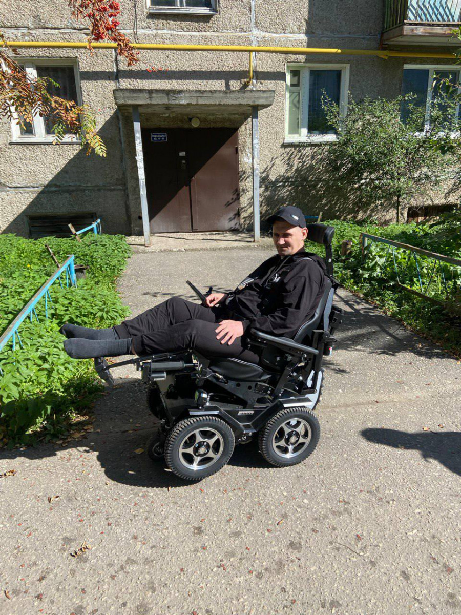 Фонд «Защитники Отечества» вручил многофункциональное инвалидное кресло ветерану СВО в Городце