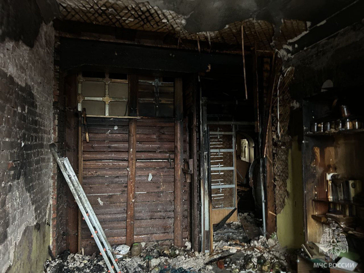 Двенадцать человек эвакуировали из пятиэтажки из-за пожара в Балахне