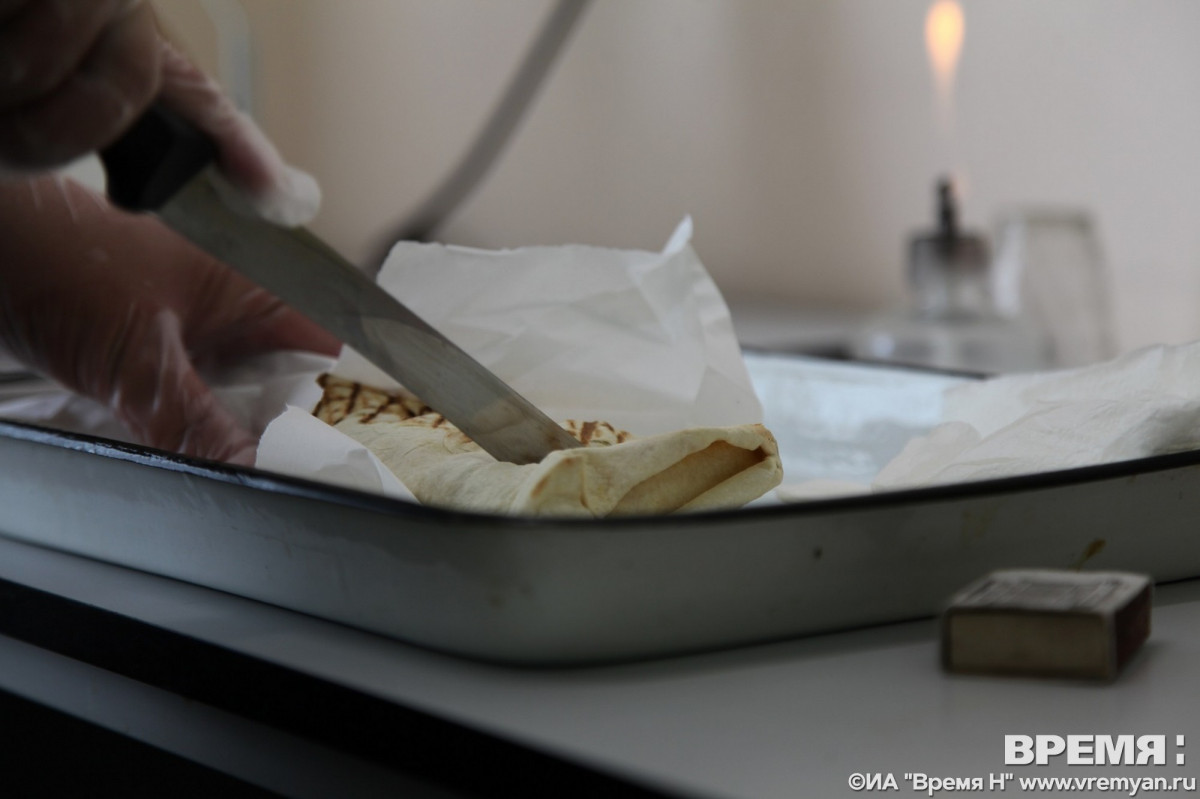 Павильон с шаурмой был закрыт из-за неуведомления об увольнении мигрантов