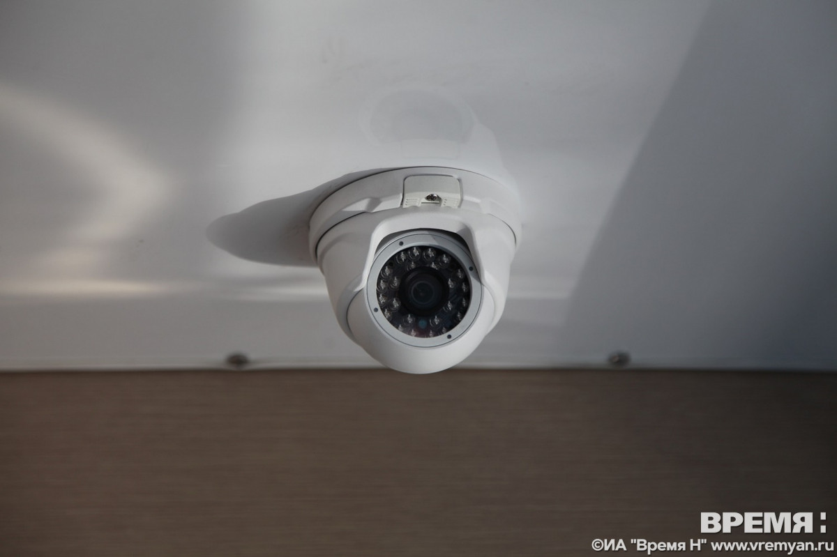 Юрист рассказал, вправе ли жильцы устанавливать камеры в подъезде