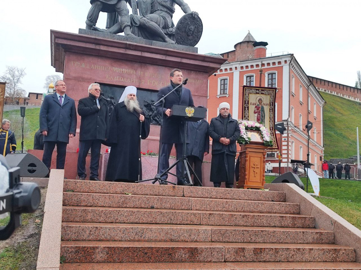 Глеб Никитин: «Российский флаг- это символ нашей независимости и способности заявлять свою позицию»