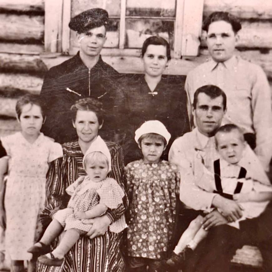 Евшений Люлин показал фото своей мамы