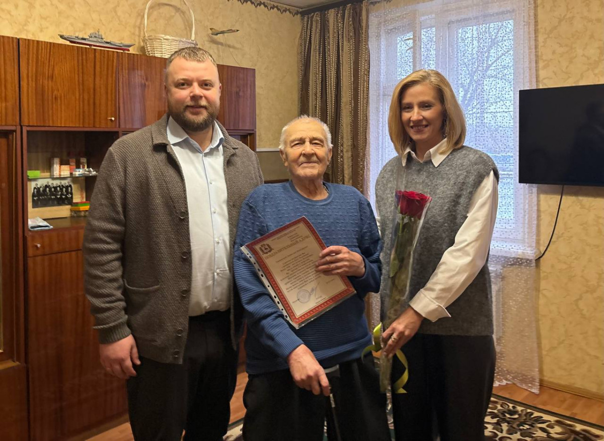 Ветеранов, отметивших 105-й и 101-й дни рождения, поздравили в Канавинском районе